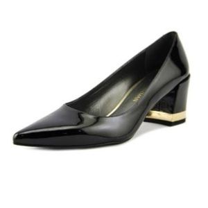 Stuart Weitzman Band Pump